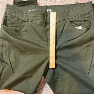 EVRI brand olive green JEGGING size 16W BNWT